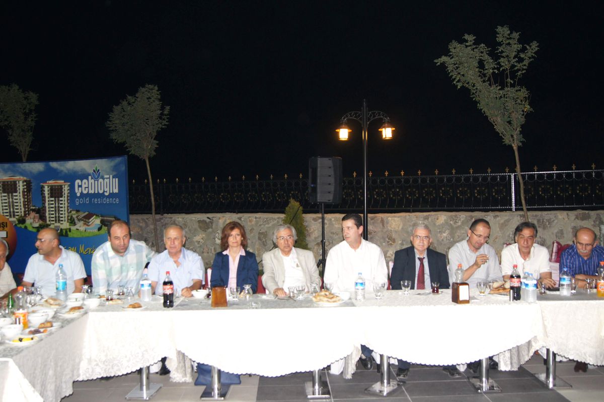 Marzinc\'den Basına İftar