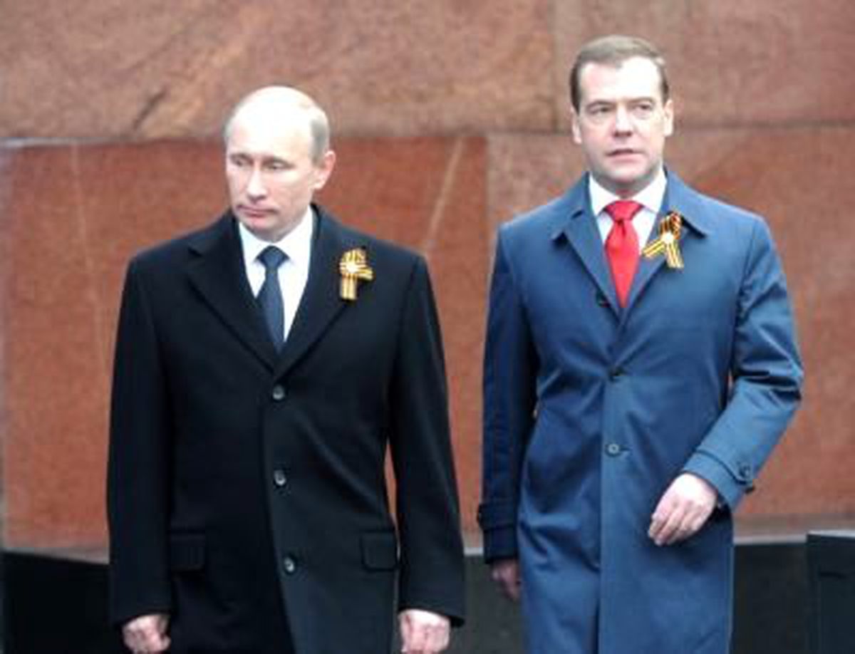 Medvedev ve Putin, Osetya Savaşı\'nın Yıl Dönümünde Konuştu