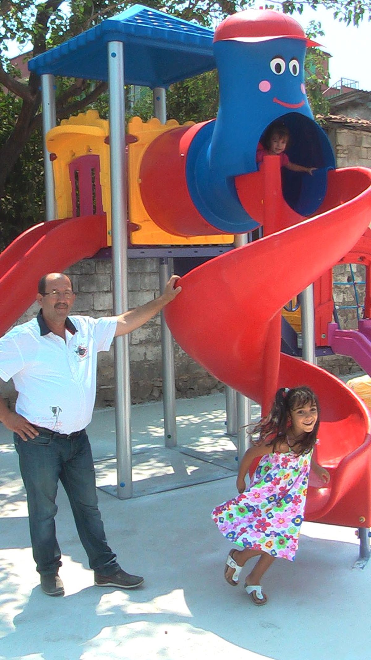 Muhtardan Köyüne Oyun Parkı