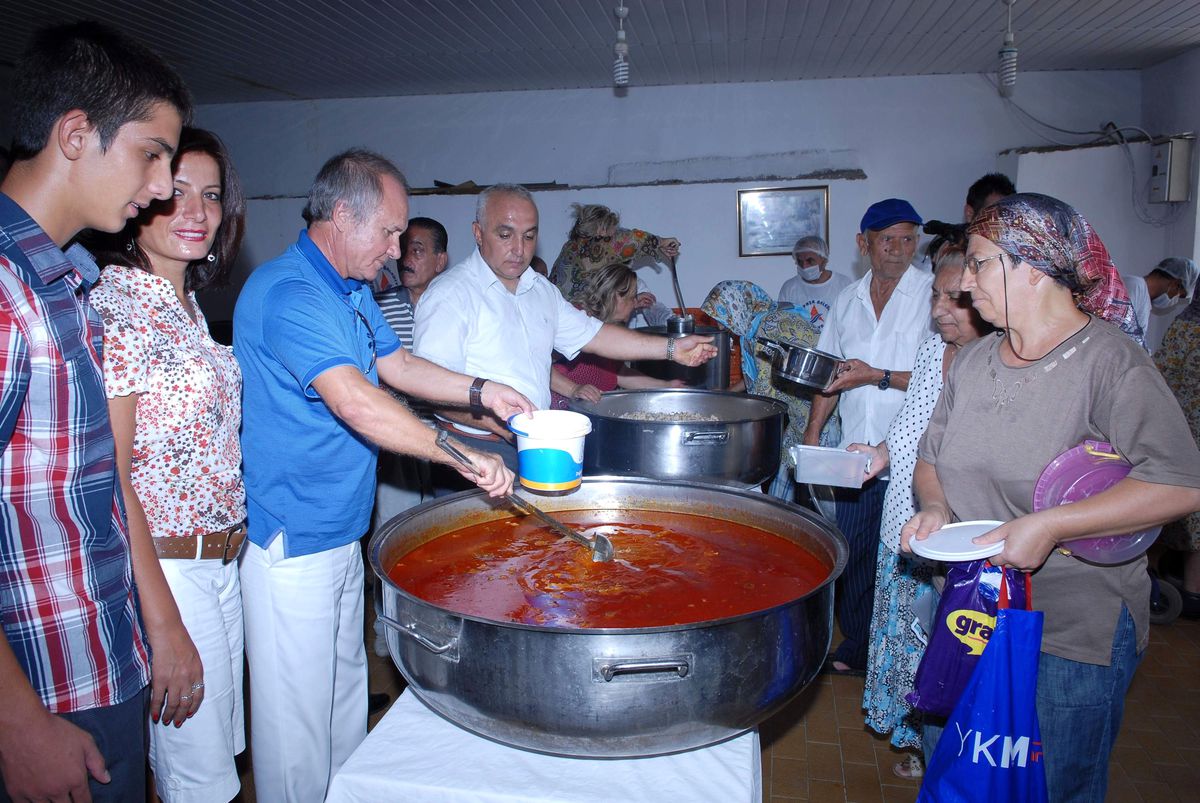 Muratpaşa Aşevi\'nden Günde 22 Bin İhtiyaç Sahibine Sıcak Yemek