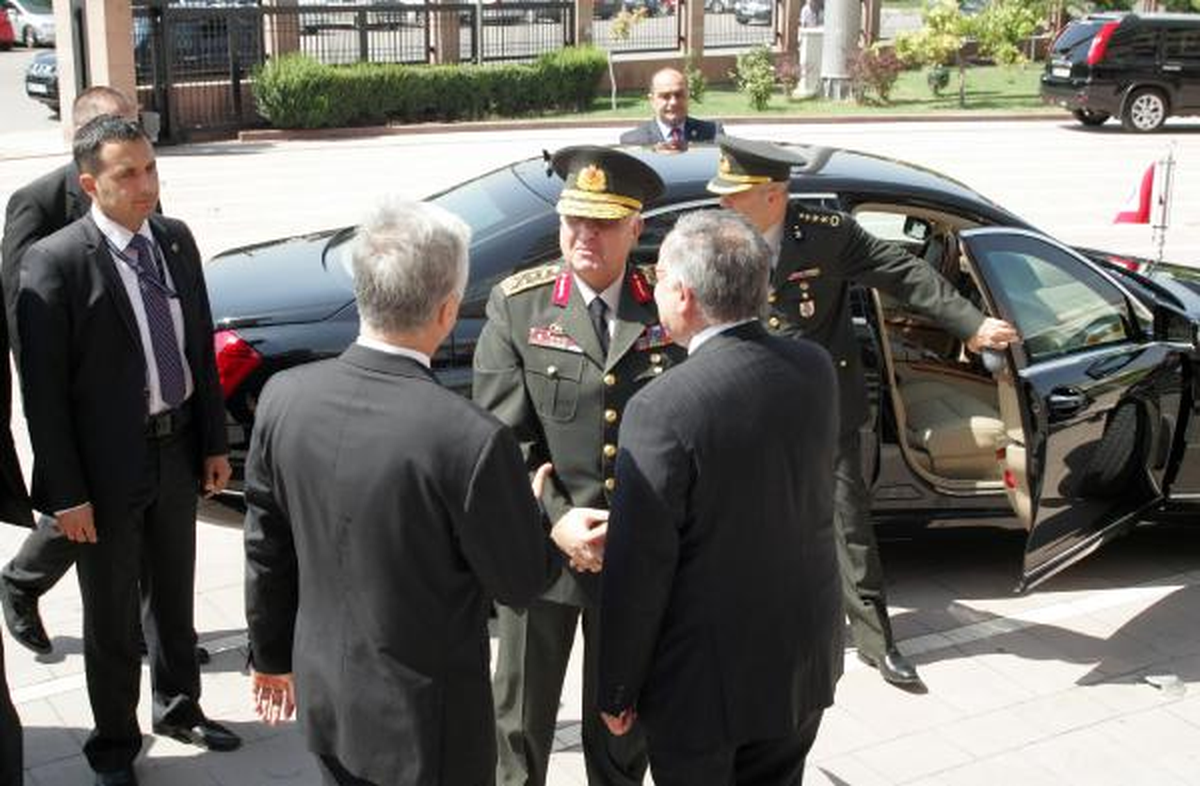 Orgeneral Özel, Kılıçdaroğlu ile Başbaşa Görüştü (2)