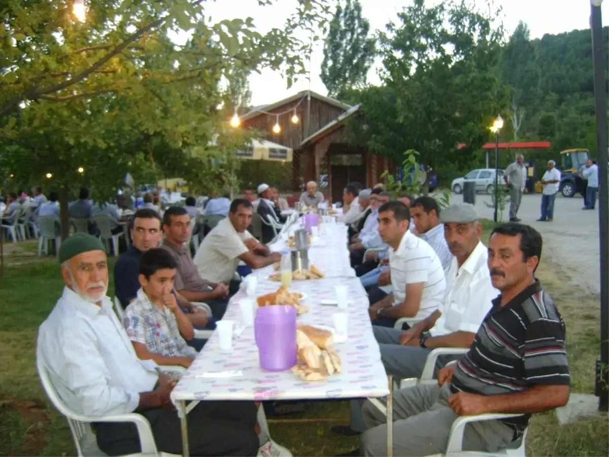 Özel İdare Genel Sekreteri ile Muhtarlar İftarda Buluştu