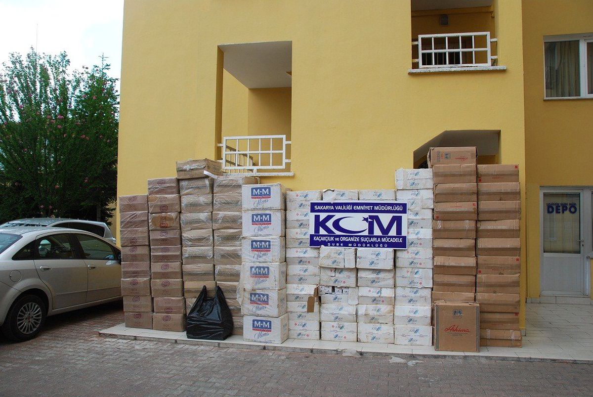 Sakarya\'da 55 Bin 700 Paket Kaçak Sigara Ele Geçirildi
