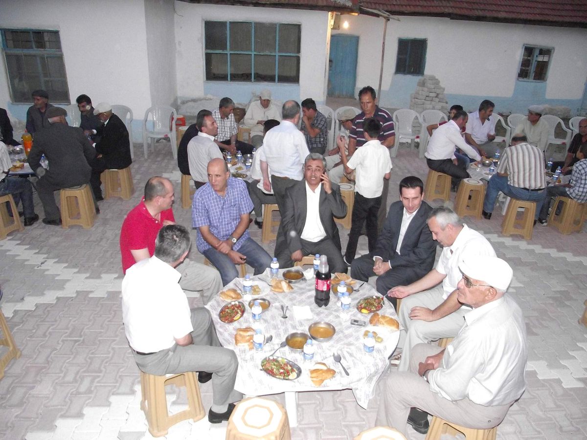 Şehit Babasından İftar Yemeği