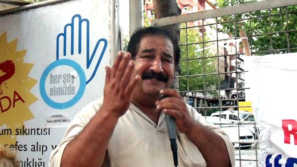 Sesi Orhan Gencebay\'dan Farksız