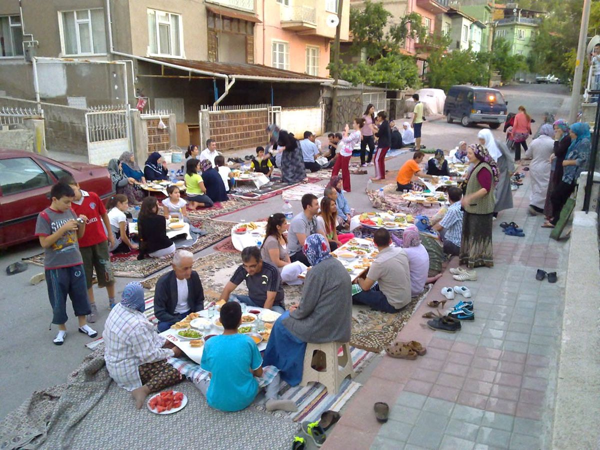 Sokakta İftar