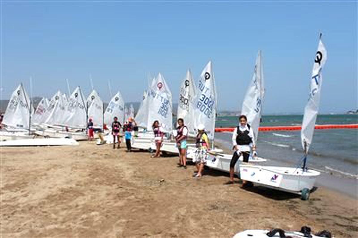 Urla Bağbozumu Şenlikleri, Yelken Yarışları ile Başladı