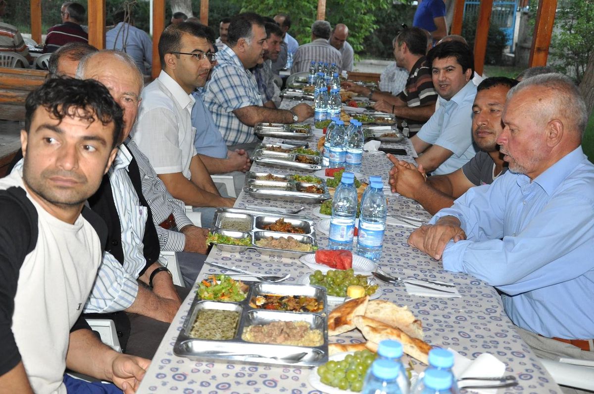 Yerköy Belediyesinden İftar Yemeği