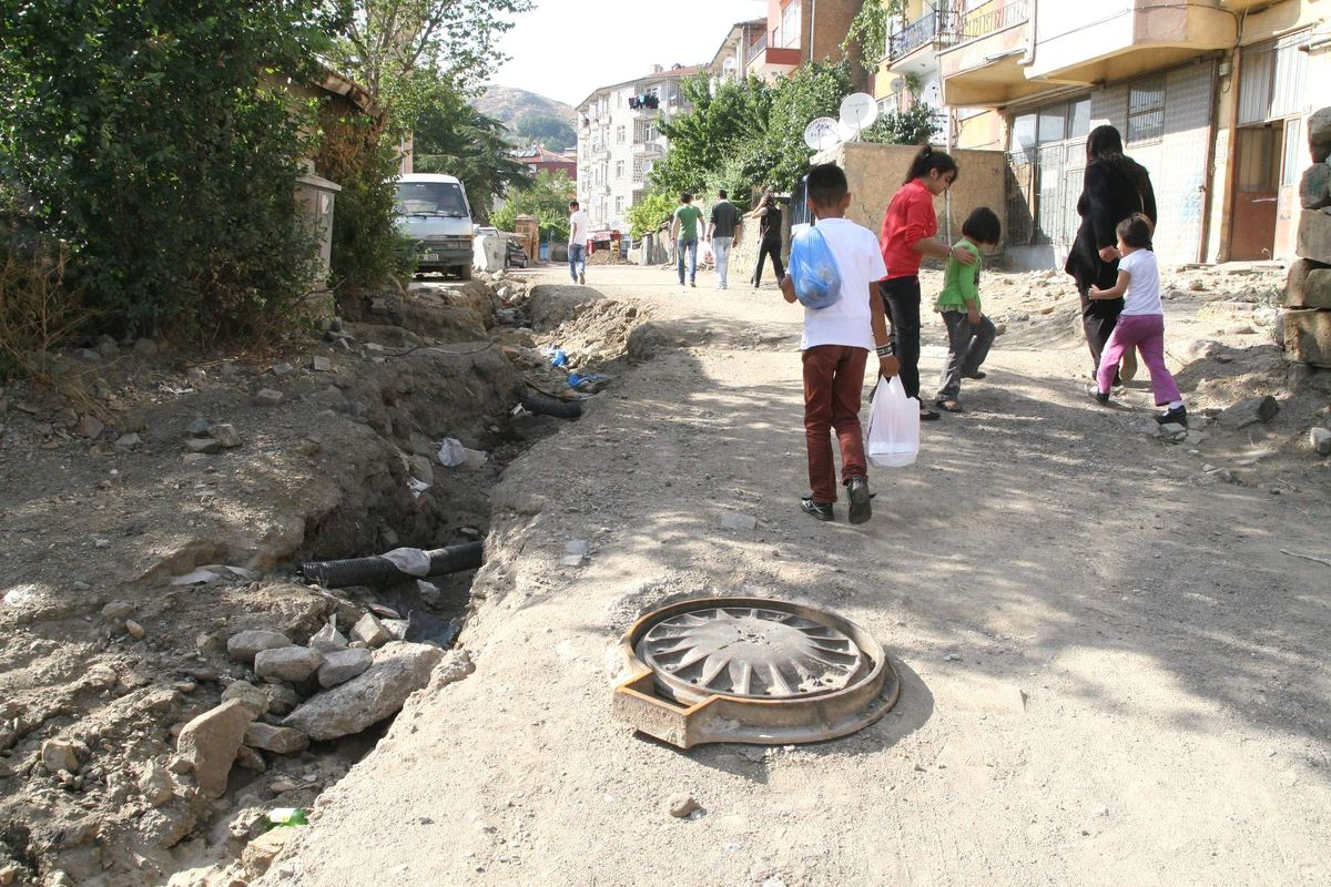 Yozgat\'ta Vatandaşlar Altyapı Çalışmalarının Biran Önce Tamamlanmasını İstiyor