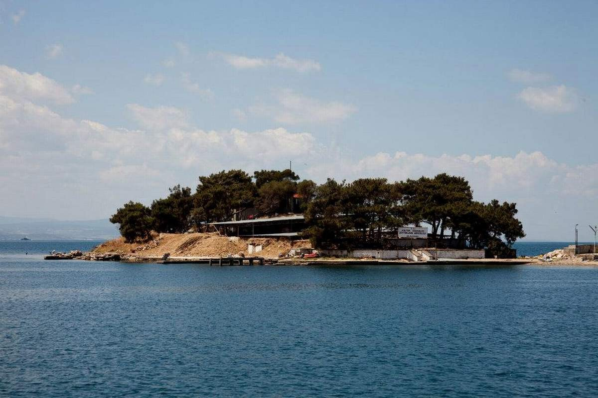 Zeytinliada\'nın İlk Misafirleri Yunanlı Turistler Oldu