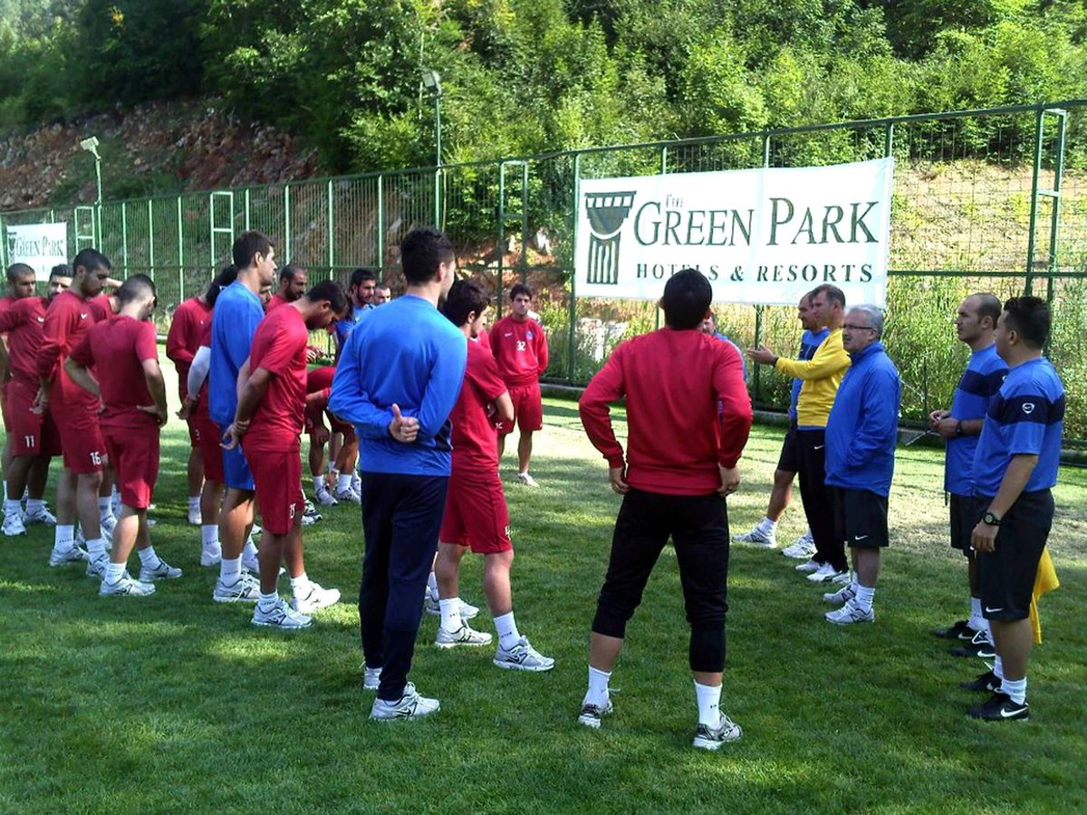 4 Eylül Belediyespor, Kartepe Kampına Başladı