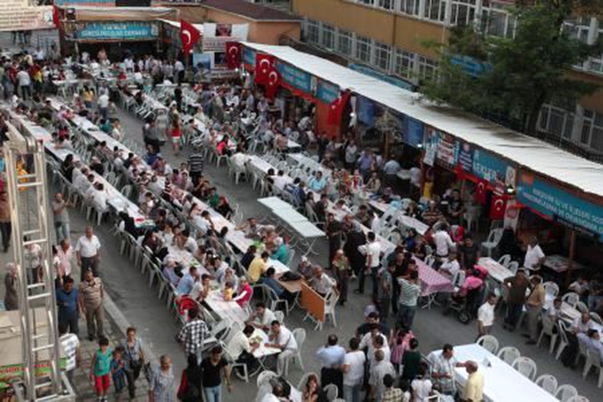 7 Bölge, 81 Tat, Tek Sofra Esenler\'deydi