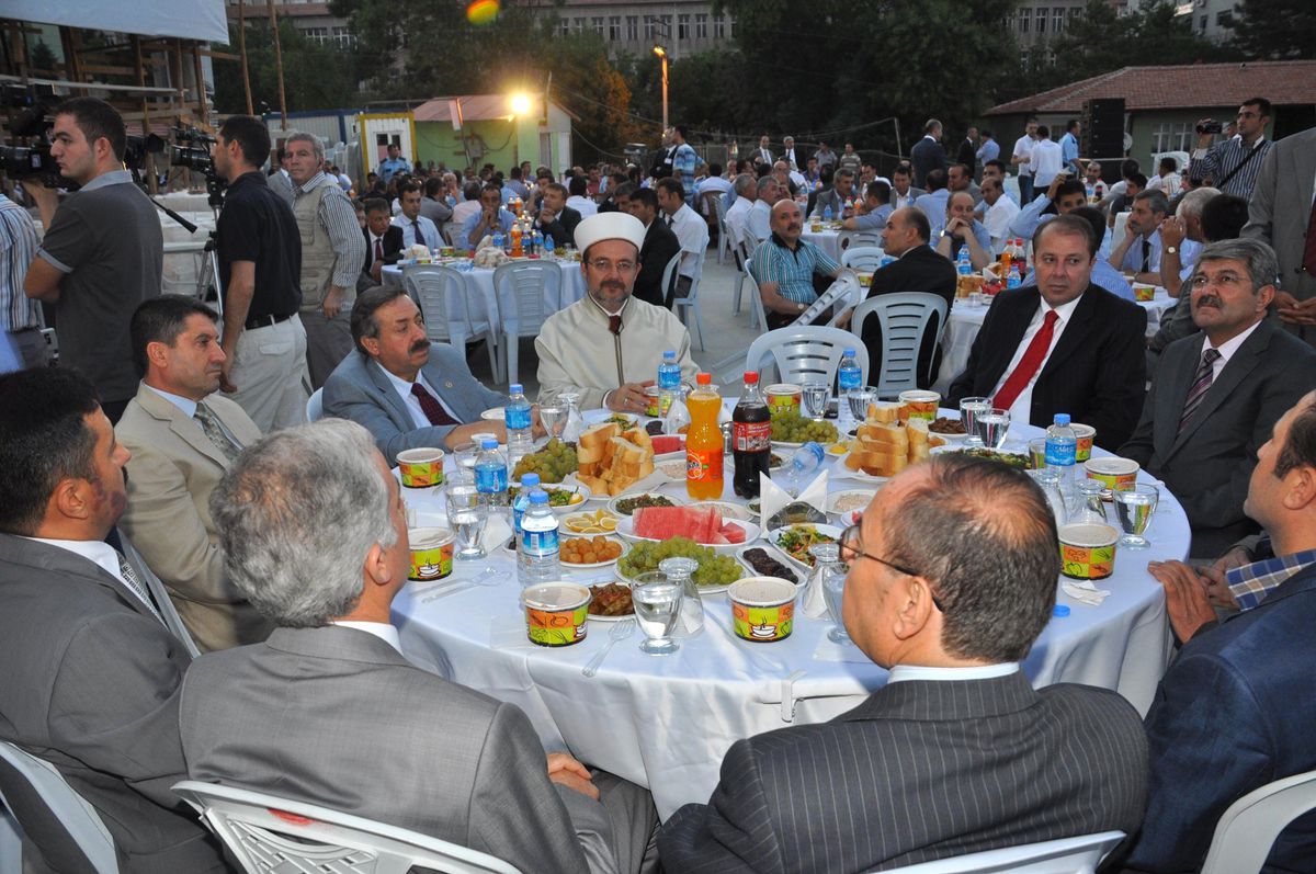 Atalay, İftarını Kırıkkale Halkı ile Yaptı