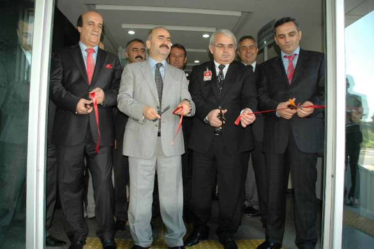 Atatürk Havalimanı\'nda Bürokrasiye Son
