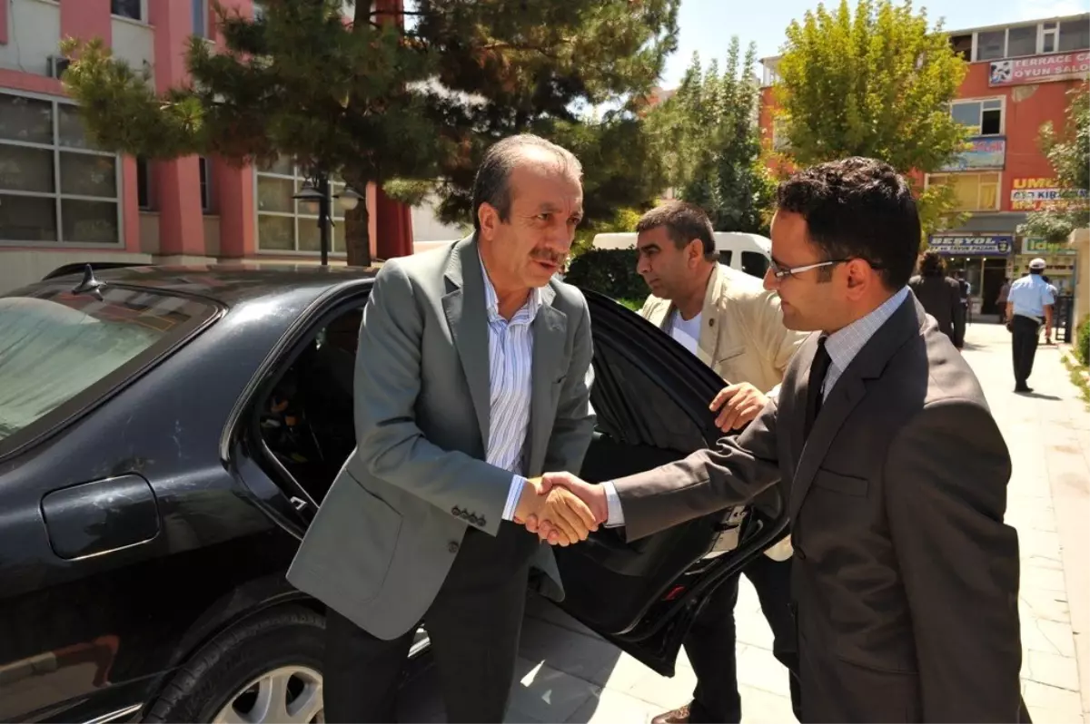 Bakan Eker Van Valiliği\'ni Ziyaret Etti