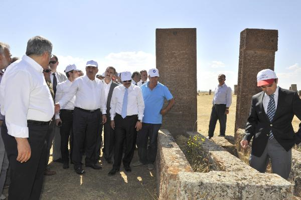 Bakan Yazıcı: Yakın Zamanda Terörist Unsuru da Bir Yere Varamayacaklarını Anlar (2)