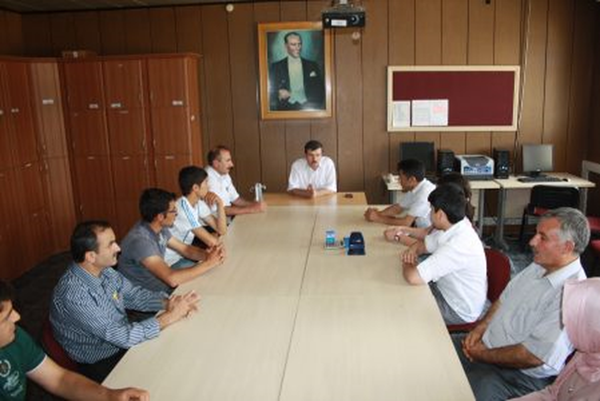 Başak'tan Başarılı Öğrencilere Altın