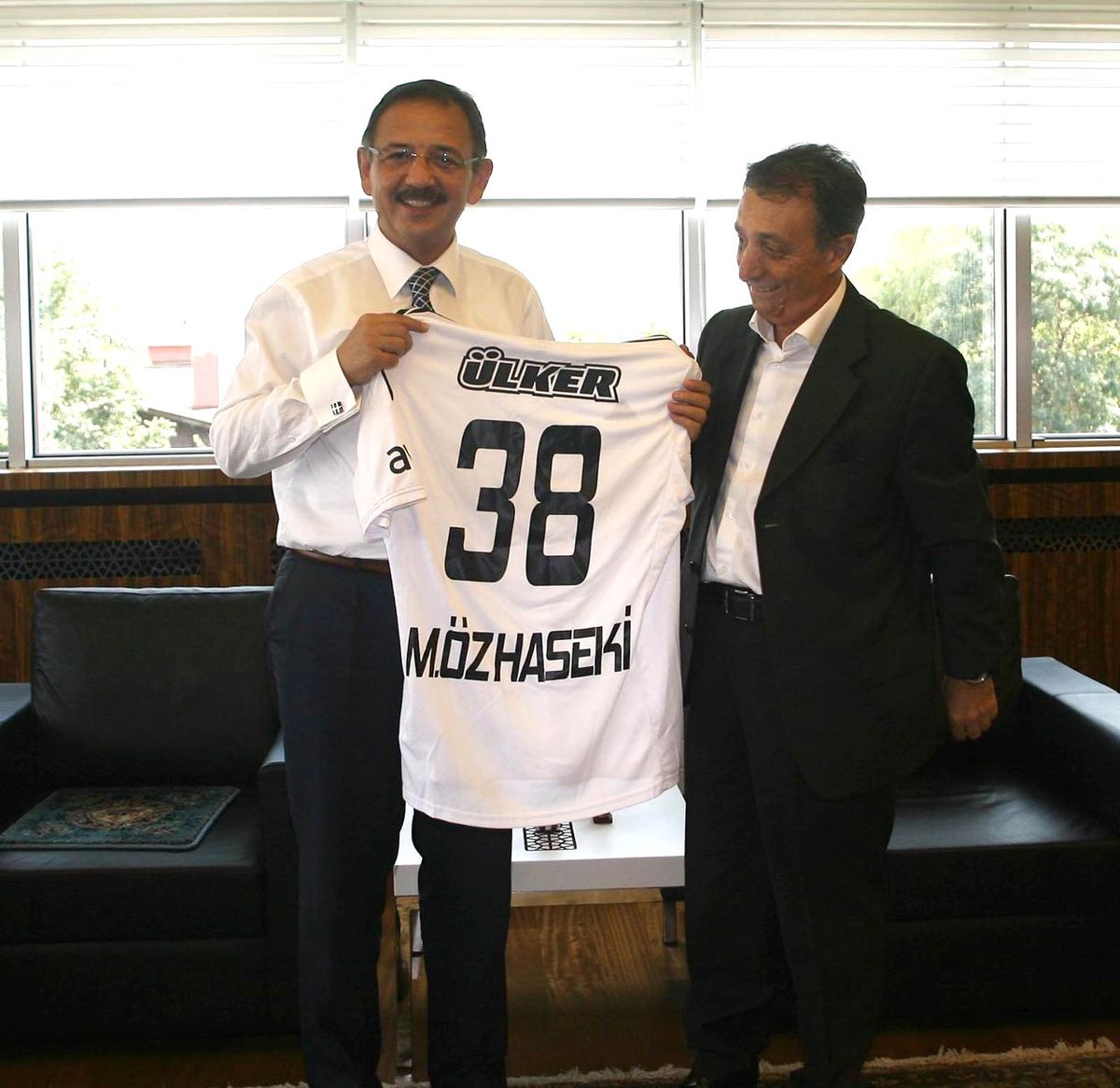Beşiktaş Yönetiminden Özhaseki\'ye Ziyaret