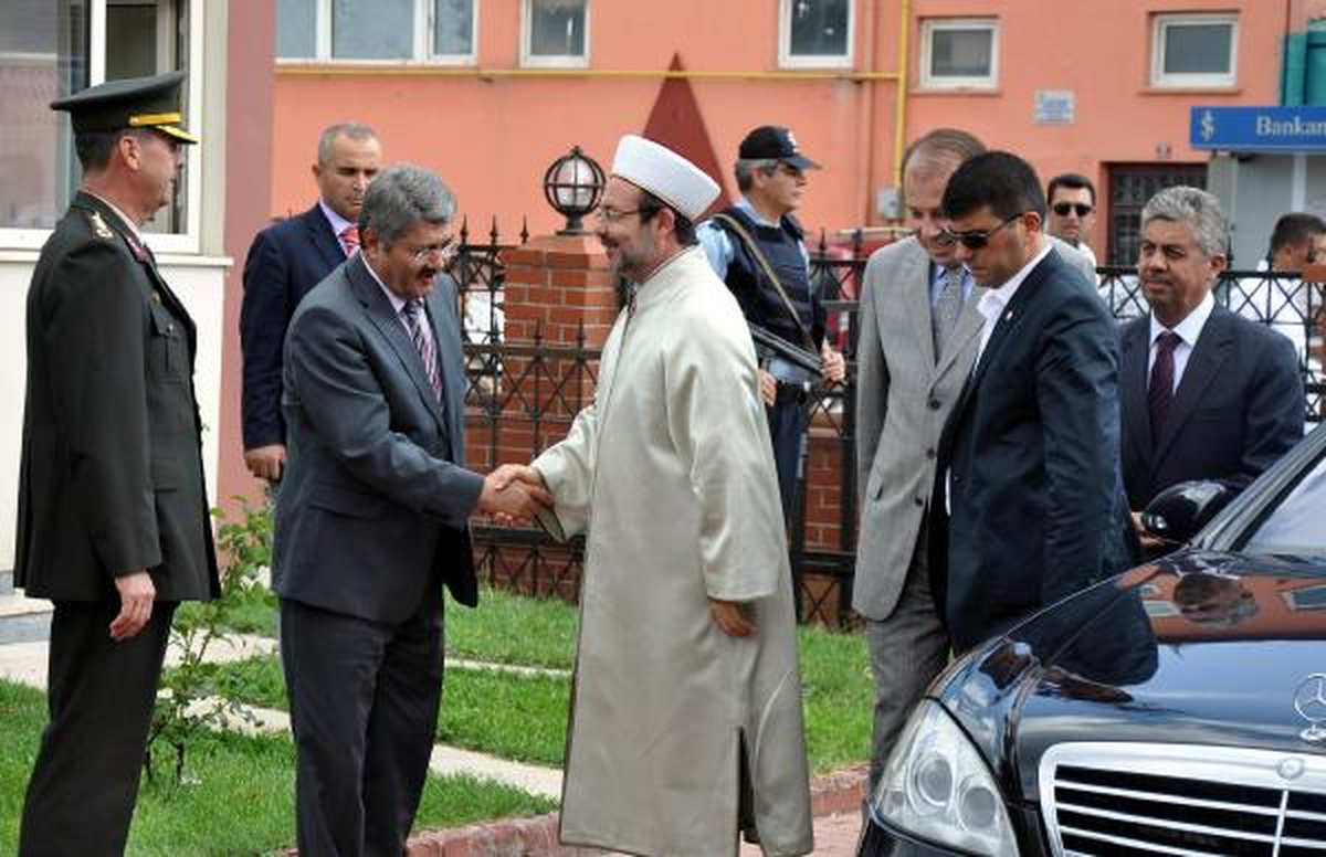 Diyanet İşleri Başkanı Görmez: Uzaktakine Merhameti Olanın Yakındakine Merhameti Artar