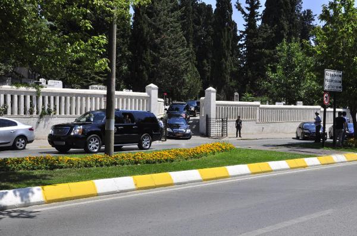 Erdoğan Cuma Namazını Arap Camii\'nde Kıldı