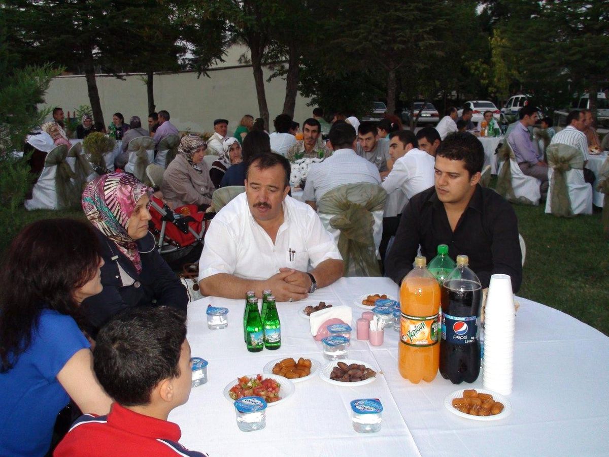 Gediz\'de Jandarmadan 52 Şehit Yakını ve Gaziye İftar