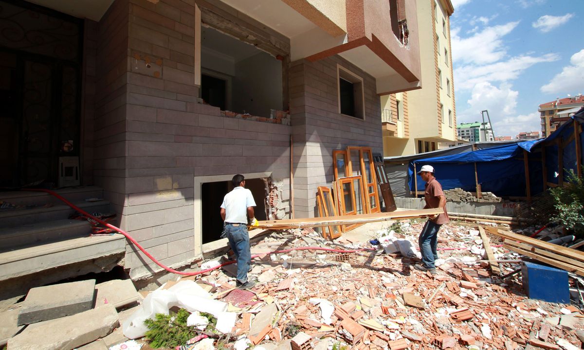 Güneş Apartmanı Yıkılıyor