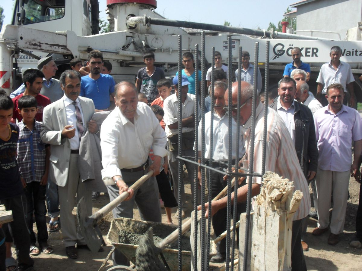 Iğdır Yüzbaşılar Köyü\'nde İkinci Caminin Temeli Atıldı
