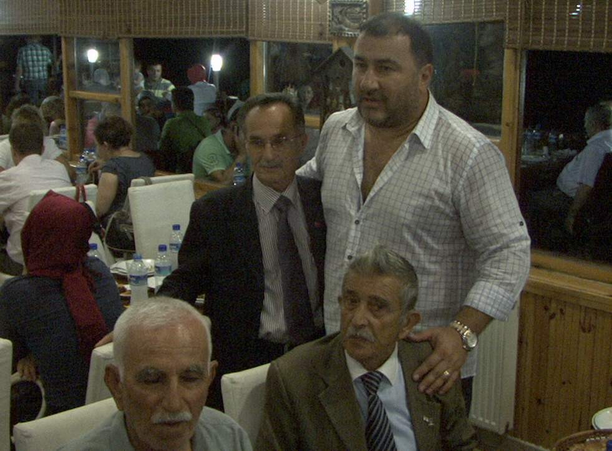 İş Adamı Demir\'den Huzurevi Sakinlerine İftar