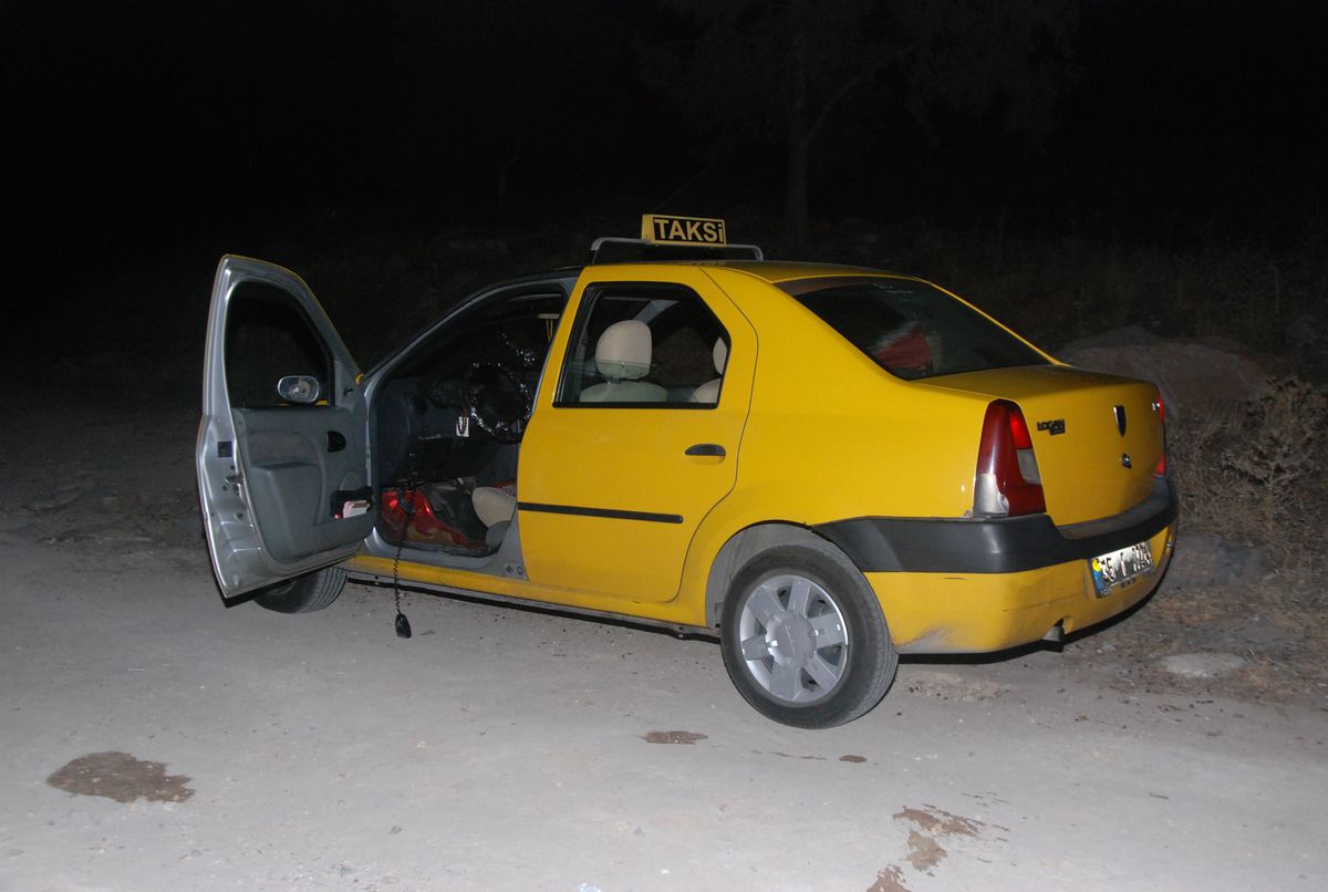 İzmir\'de Taksiciye Gasp İddiası