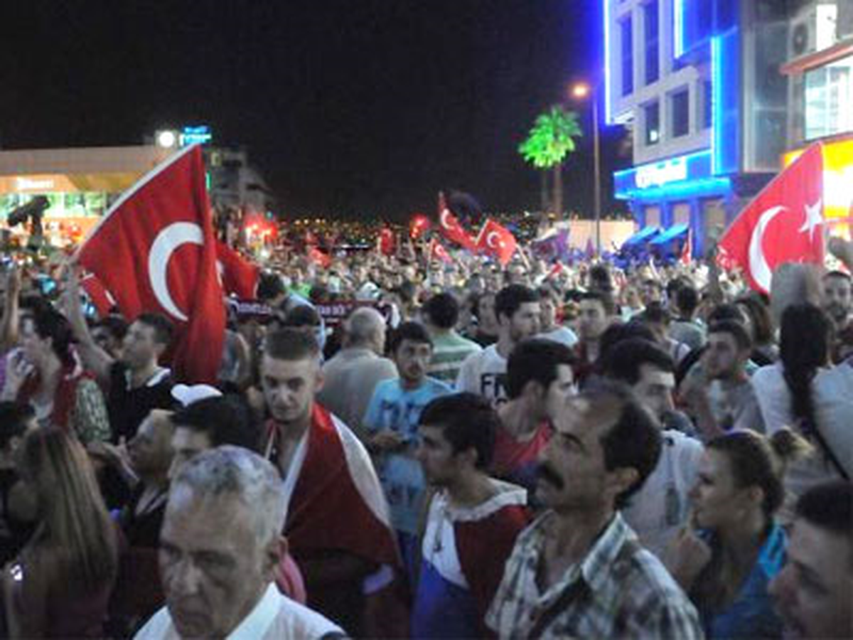 İzmirli Teröre Öfke Kustu