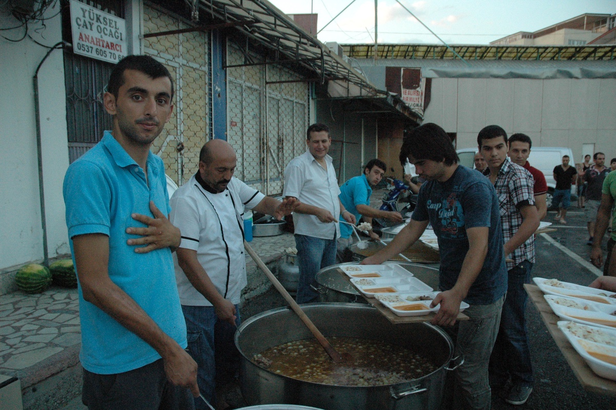 Kapalı Çarşı Esnafı İftarda Biraraya Geldi
