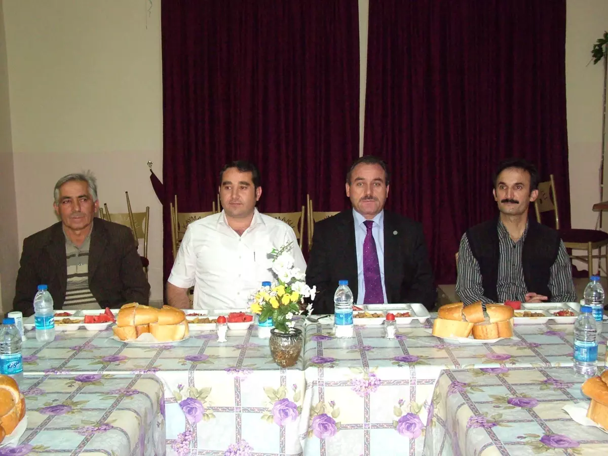 Kaymaklı Kasabasında İftar Yemeği