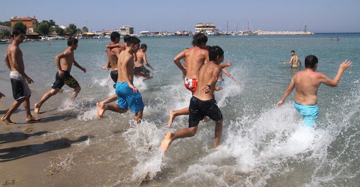 Konak Belediyesi U-19 Takımı Sezon Öncesi Moral Depoladı