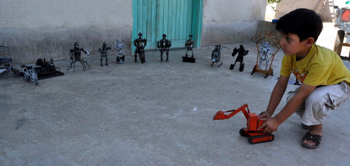 Köyde Oyuncak Robot Atölyesi