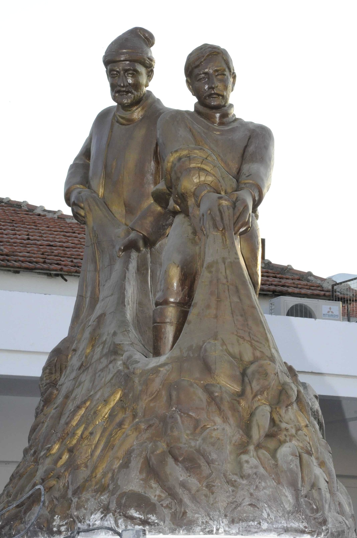 Kuşadası\'nda Balıkçılar Meydanı Tamamlandı