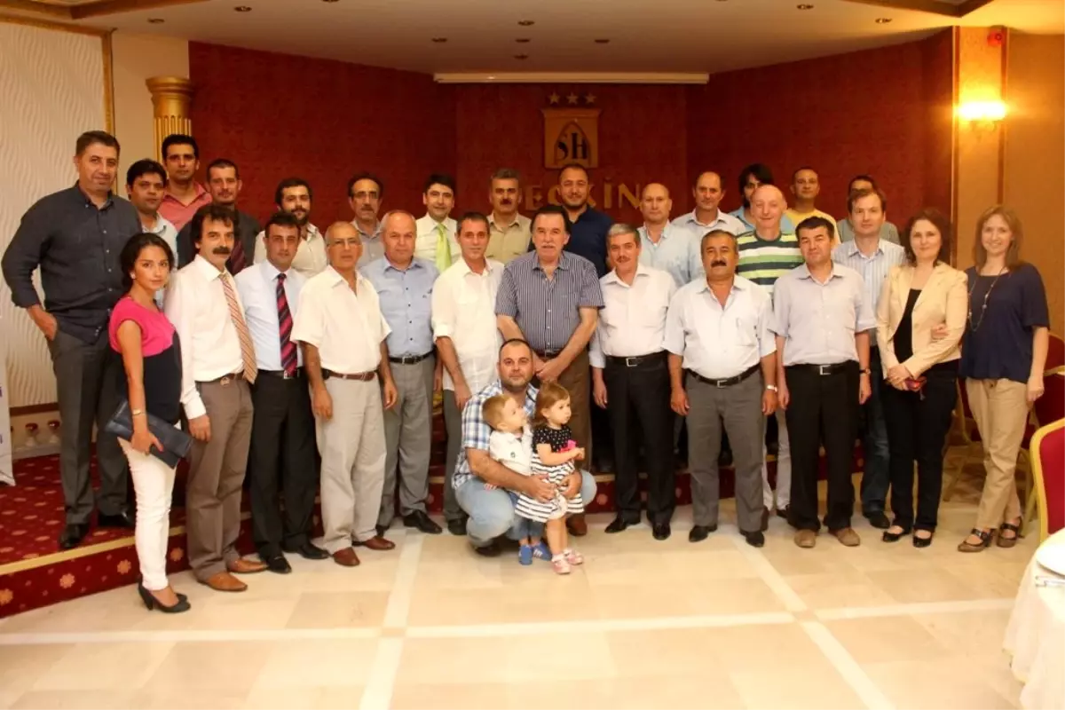 Makine Mühendisleri, Prof. Çallı Onuruna Seçkin\'de İftar Verdi