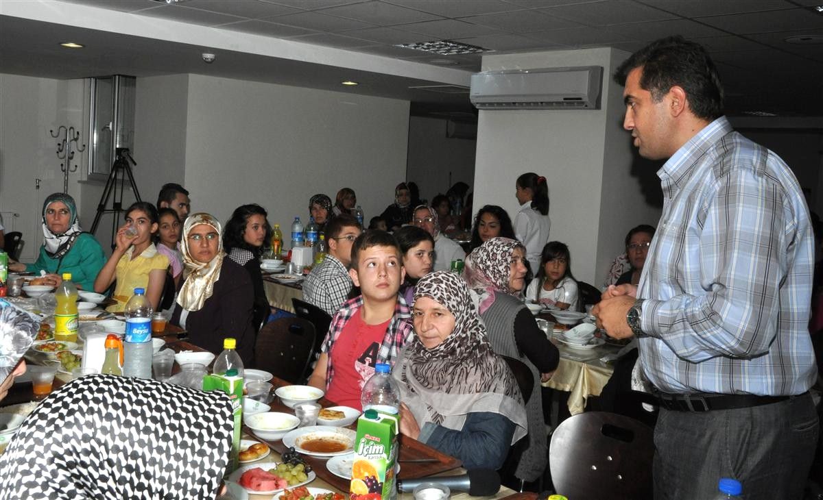 Meram\'dan Öksüz ve Yetimlere İftar