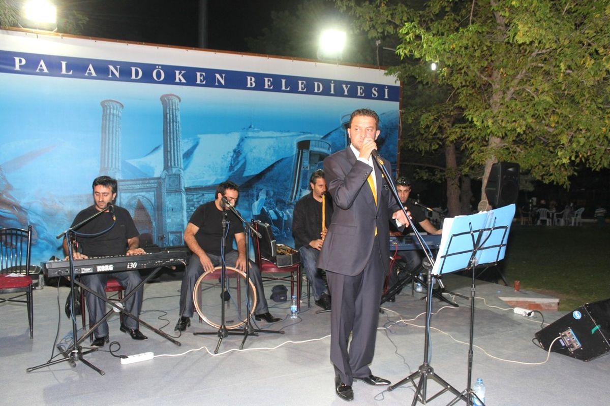 Palandöken Belediyesi\'nin Ramazan Etkinliğine Sedat Uçan Renk Kattı