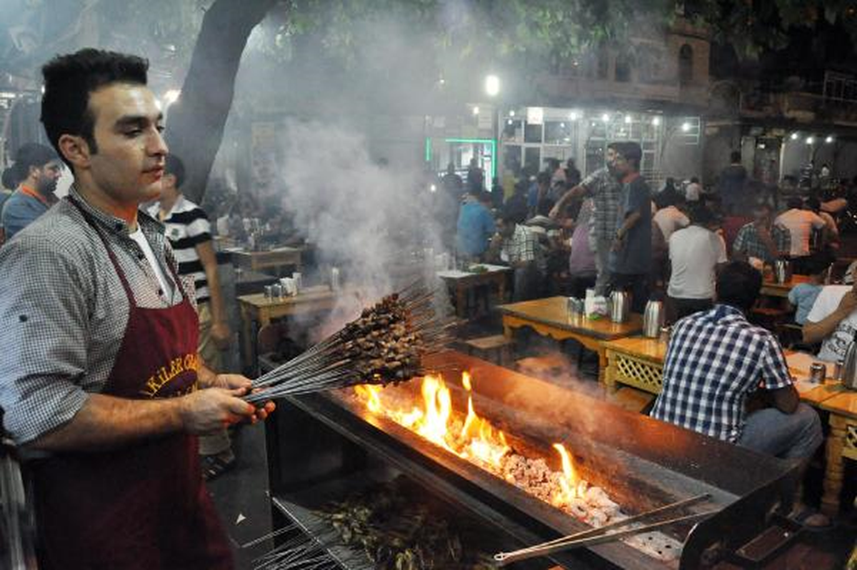 Şanlıurfa\'da; İftardan Sahura Kadar Ciğer Kebabı Tüketiliyor