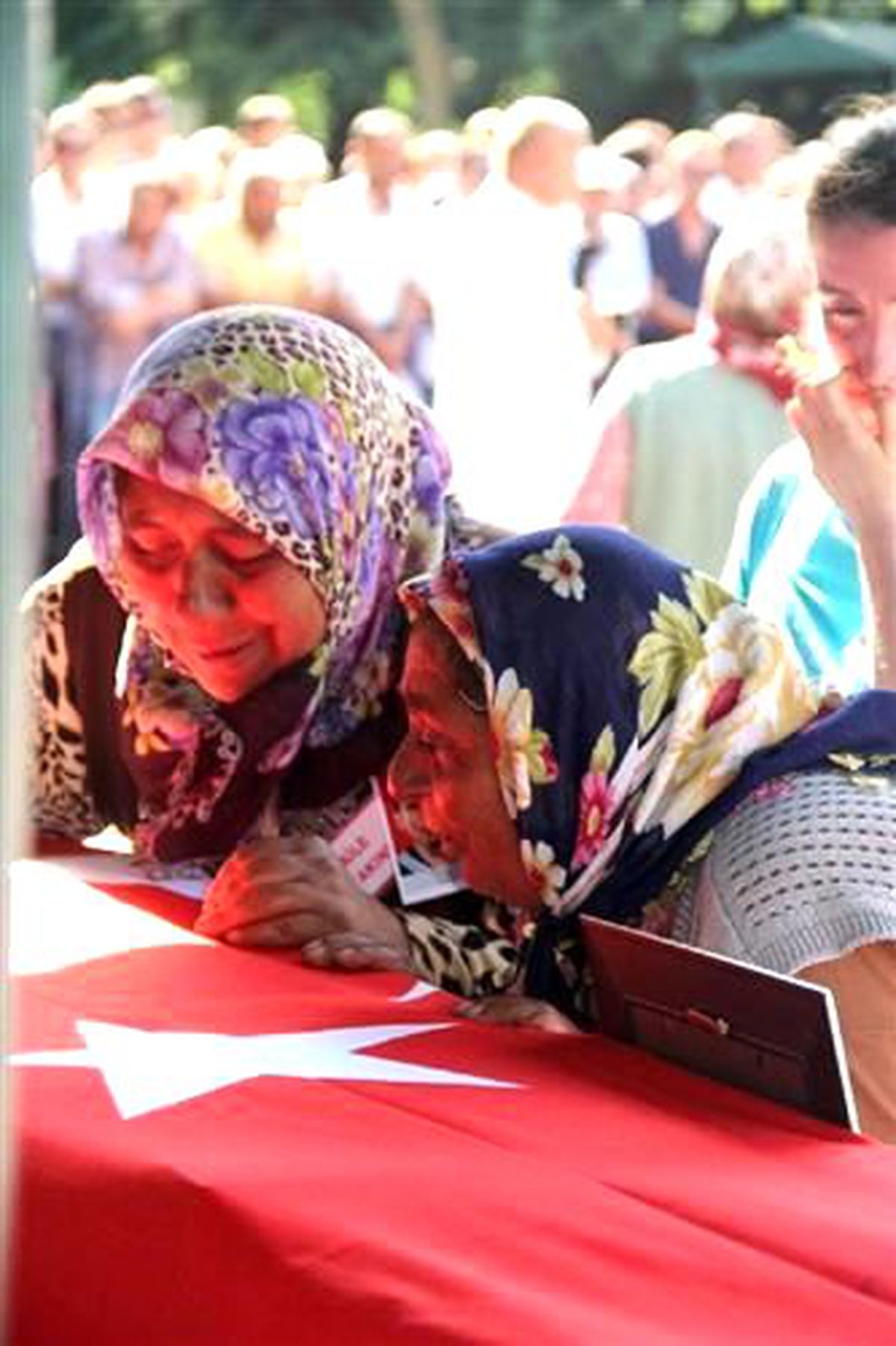 Şehit Er Özkan Ateşli\'ye Hüzünlü Veda