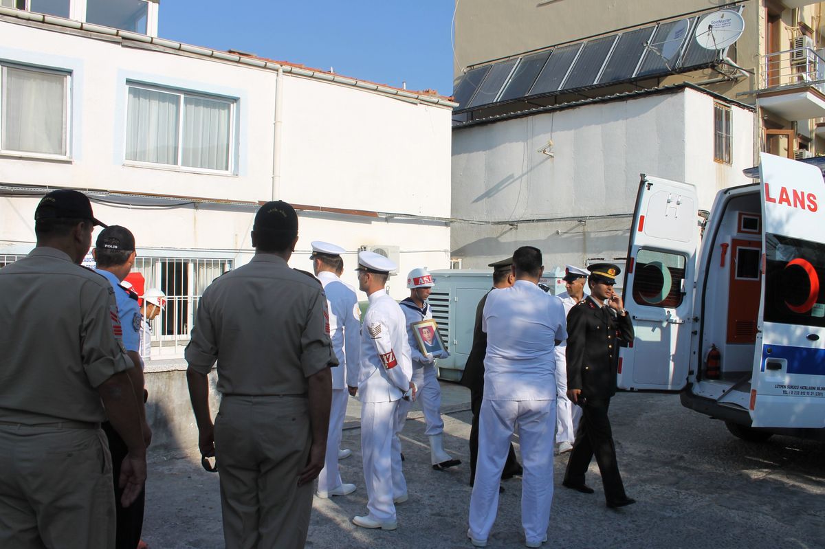 Şehit Özkan Ateşli, İzmir\'den Uğurlanıyor