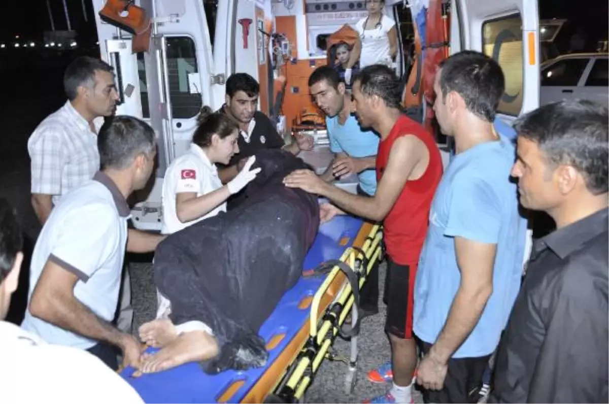 Siverek'te 2 Otomobil Kafa Kafaya Çarpıştı: 8 Yaralı