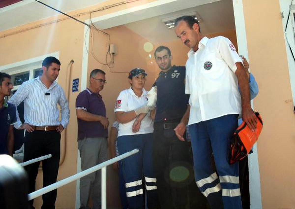 Suriyeliler, Kimlik Soran Polisi Tabancayla Yaraladı