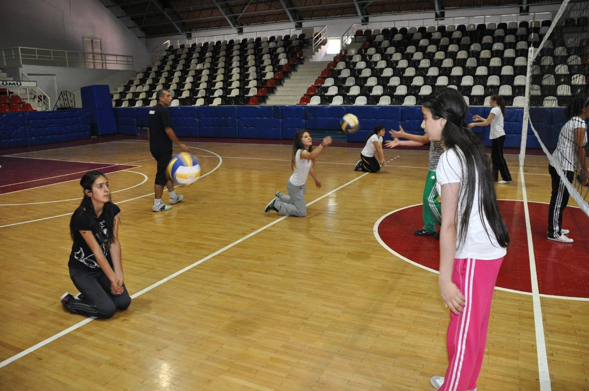 Voleybola Bayanların İlgisi Artıyor