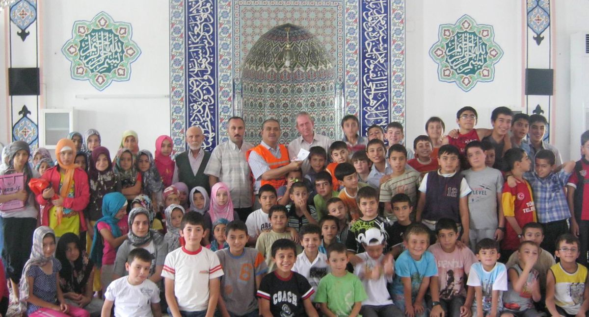 Yaz Kur\'an Kursu Öğrencilerini Yardımlarını Arakan\'a Gönderdi