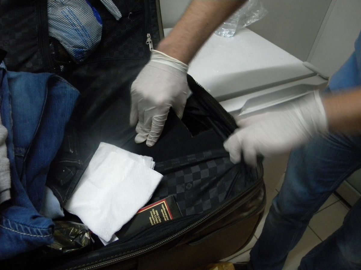Yolcu Minibüsünde 2.5 Kilo Erodin Elegeçirildi