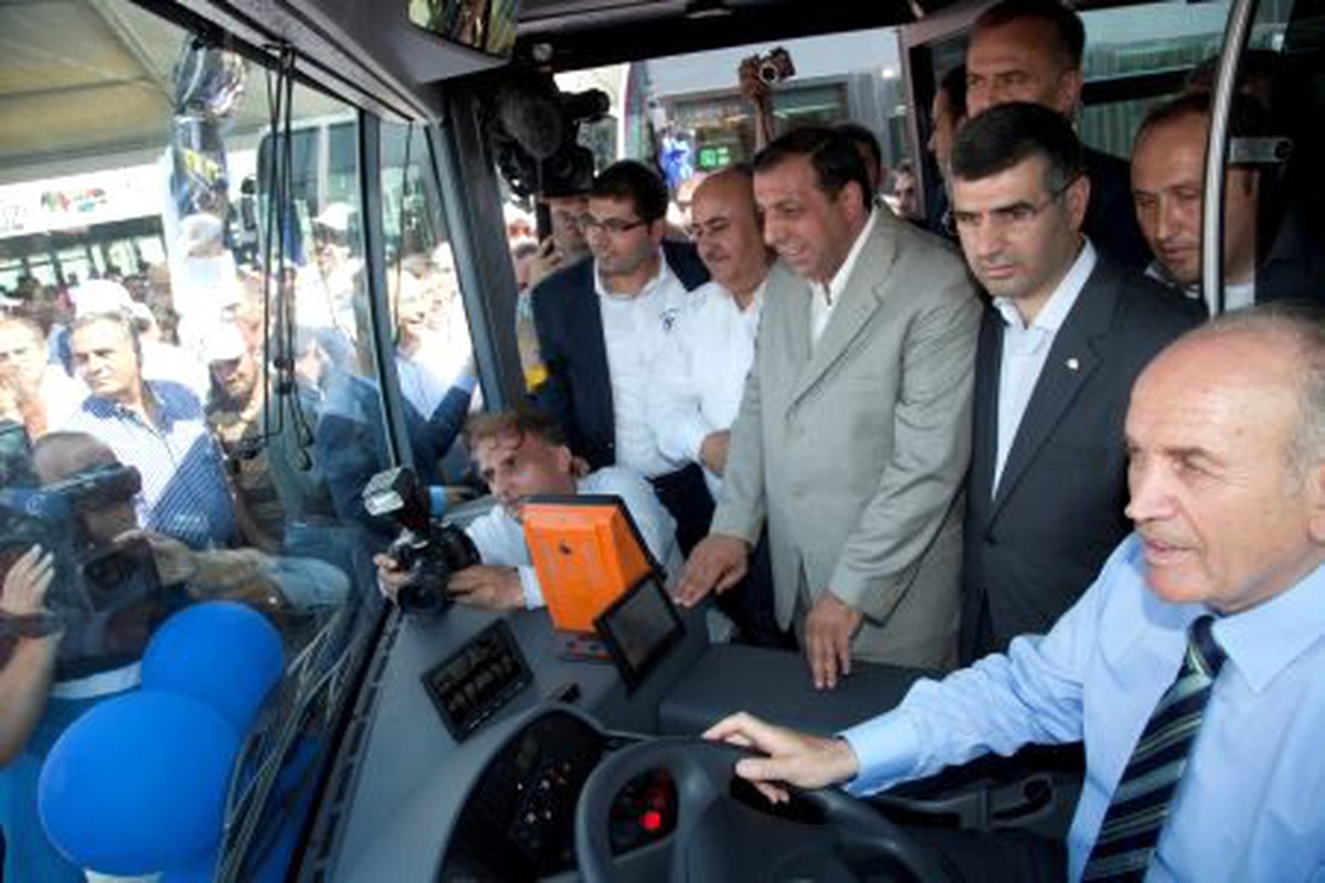 100 Yeni Otobüs İstanbul Yollarında