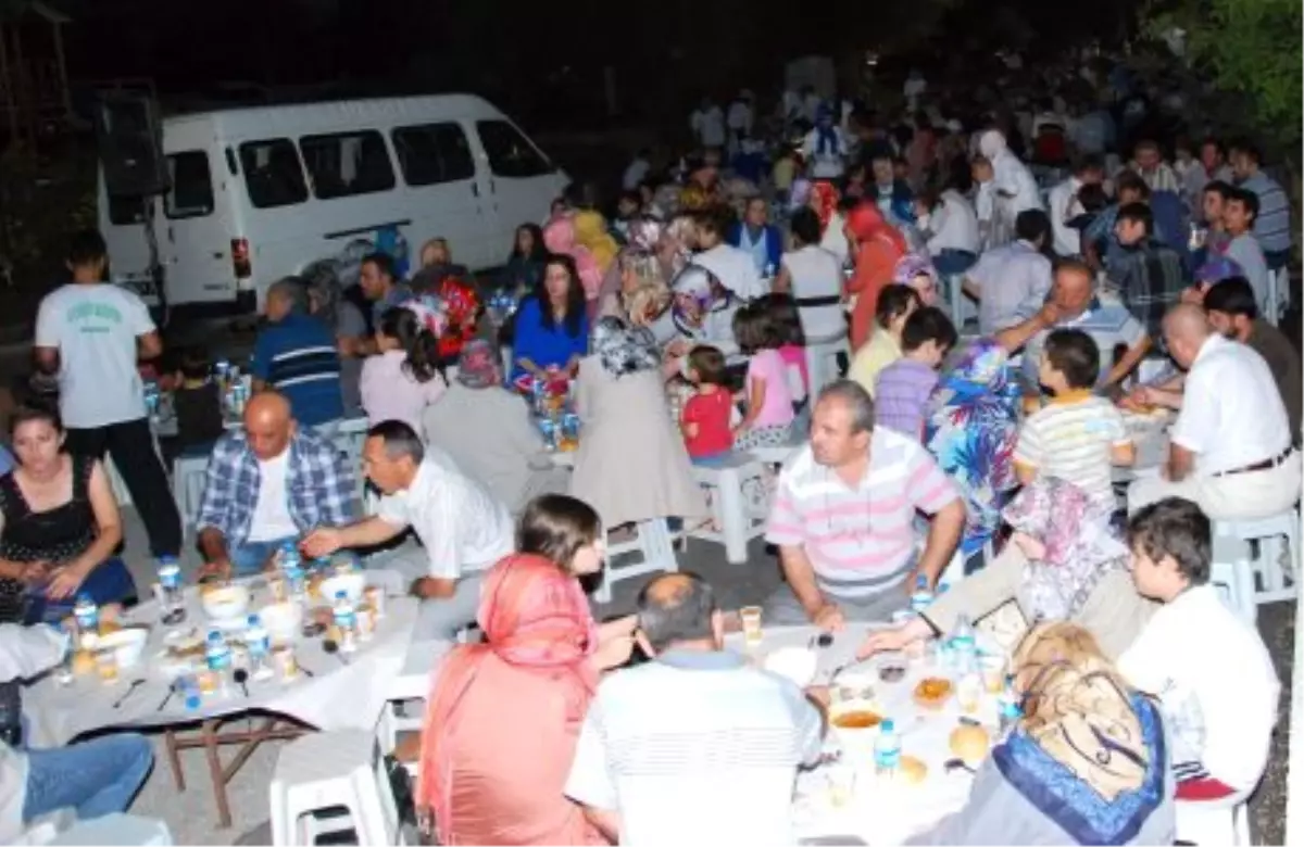 6 Mahalle İftar Programlarında Buluştu