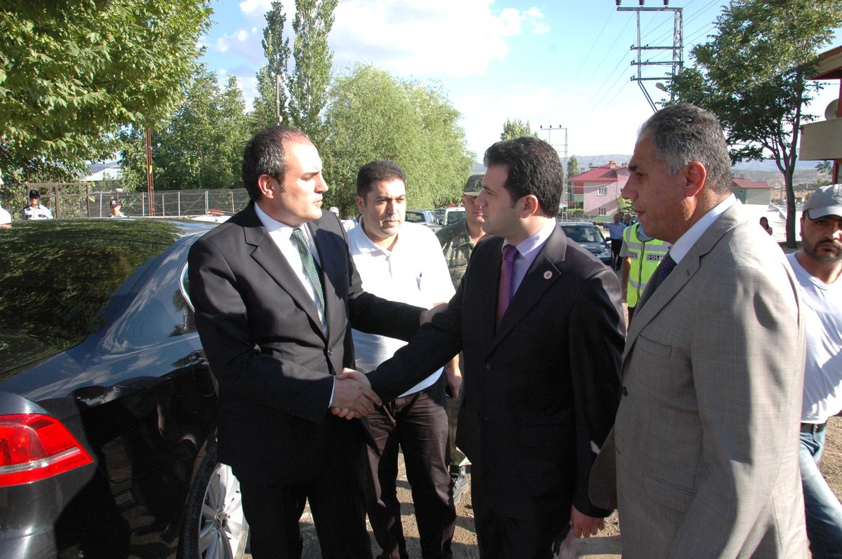 AK Parti Grup Başkan Vekili Ünal, Şehit Ailesini Ziyaret Etti