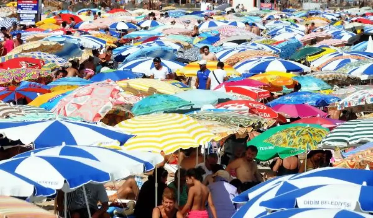 Altınkum Plajına Turist Yağdı